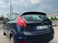Usata Ford Fiesta 82 CV (60 kW) 2012 Blu Berlina