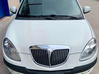 Usata Lancia Ypsilon 69 CV (50 kW) 2010 Bianco pastello Utilitaria