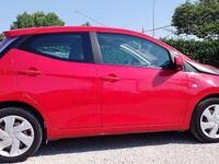 Usata Toyota Aygo X-play 69 CV (50 kW) 2016 Rosso Utilitaria