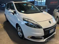 Usata Renault Scénic III Bose Edition 110 CV (80 kW) 2012 Bianco Monovolume