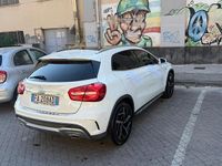 Usata Mercedes GLA200 136 CV (100 kW) 2015 Bianco SUV
