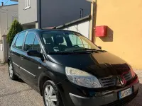 Usata Renault Scénic 111 CV (81 kW) 2006 Monovolume