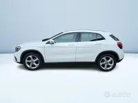 Usata Mercedes GLA200 156 CV (114 kW) 2019 Bianco pastello SUV