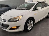 Usata Opel Astra Sport 110 CV (80 kW) 2013 Bianco Station wagon