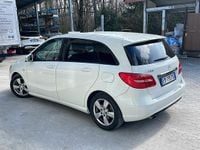 Usata Mercedes B200 Premium 156 CV (114 kW) 2012 Bianco Monovolume