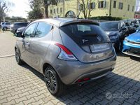 Usata Lancia Ypsilon Gold 69 CV (50 kW) 2023 Grigio Utilitaria
