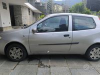 Usata Fiat Punto Dynamic 80 CV (58 kW) 2003 Grigio Utilitaria