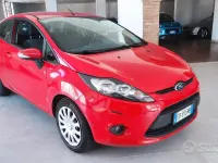 Usata Ford Fiesta 68 CV (50 kW) 2010 Rosso Berlina