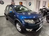 Usata Dacia Sandero Stepway 90 CV (66 kW) 2016 Bluazzurro Berlina