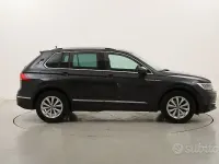 Usata VW Tiguan Life 122 CV (89 kW) 2022 Grigio SUV