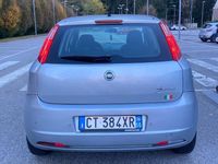 Usata Fiat Grande Punto Emotion 90 CV (66 kW) 2006 Argento Utilitaria