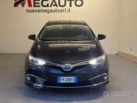 Usata Toyota Auris Hybrid Lounge 99 CV (72 kW) 2017 Blu Berlina