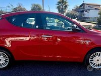 Usata Lancia Ypsilon Gold 69 CV (50 kW) 2017 Rosso Utilitaria