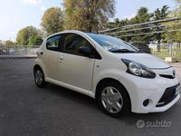 Usata Toyota Aygo Connect Style 68 CV (50 kW) 2013 Bianco Utilitaria
