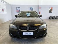 Usata BMW 318 143 CV (105 kW) 2010 Nero Station wagon