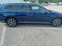 Usata VW Passat 150 CV (110 kW) 2019 Blu Station wagon