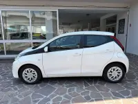 Usata Toyota Aygo X-play 72 CV (52 kW) 2020 Bianco Utilitaria