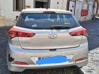 Usata Hyundai i20 Comfort 100 CV (73 kW) 2017 Grigio Utilitaria