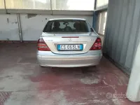 Usata Mercedes C200 122 CV (89 kW) 2005 Grigio Berlina