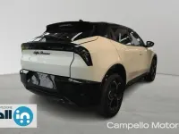 Nuova Alfa Romeo GT Junior 136 CV (100 kW) 2026 Bianco sempione con tetto nero SUV