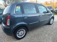 Usata Lancia Musa Gold 95 CV (69 kW) 2012 Grigio Monovolume