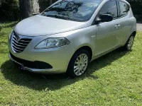 Usata Lancia Ypsilon Platinum 69 CV (50 kW) 2013 Argento Utilitaria