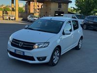 Usata Dacia Sandero Lauréate 75 CV (55 kW) 2014 Bianco Berlina
