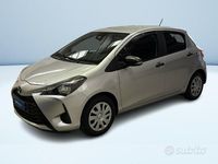 Usata Toyota Yaris Lounge 111 CV (81 kW) 2019 Grigio Berlina