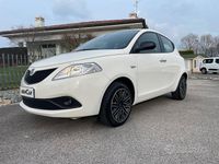 Usata Lancia Ypsilon Gold 69 CV (50 kW) 2018 Bianco Utilitaria