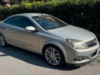 Usata Opel Astra Cabriolet 150 CV (110 kW) 2007 Cabrio