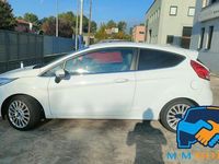 Usata Ford Fiesta Titanium 109 CV (80 kW) 2014 Bianco Utilitaria