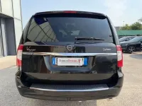 Usata Lancia Voyager Platinum 178 CV (130 kW) 2014 Nero Monovolume