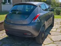 Usata Lancia Ypsilon 85 CV (62 kW) 2015 Grigio Utilitaria