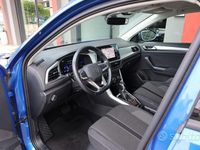 Usata VW T-Roc R-line 150 CV (110 kW) 2024 Ravenna blue / metallizzato SUV