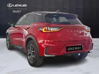 Usata Lexus LBX 136 CV (100 kW) 2024 Emotional red & black SUV