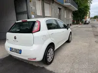 Usata Fiat Grande Punto 69 CV (50 kW) 2013 Bianco Utilitaria