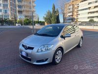 Usata Toyota Auris 97 CV (71 kW) 2008 Argento Utilitaria