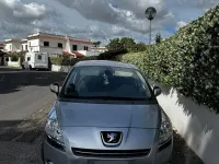 Usado Peugeot 5008 115 CV (84 kW) 2013 Gris Monovolumen