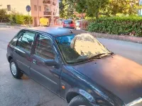 Usata Ford Fiesta 75 CV (55 kW) 1997 Nero Utilitaria