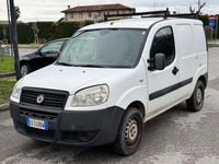 Begagnad Fiat Doblò 75 HK (55 kW) 2009 Vit Minibuss