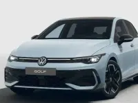Nuova VW Golf VIII R-line Plus 150 CV (110 kW) 2026 Crystal ice blue Berlina