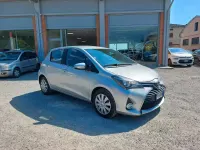 Usata Toyota Yaris Lounge 90 CV (66 kW) 2015 Grigio Utilitaria