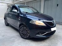 Usata Lancia Ypsilon 95 CV (69 kW) 2016 Blu Utilitaria