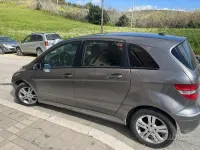 Usata Mercedes B180 109 CV (80 kW) 2011 Grigio Utilitaria