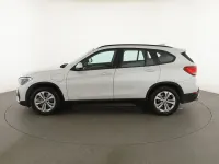 Käytetty BMW X1 Advantage 220 HP (161 kW) 2021 Valkoinen Katumaasturi