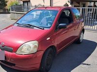 Usata Toyota Yaris 2003 Rosso Utilitaria