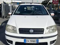 Usata Fiat Punto Dynamic 69 CV (50 kW) 2005 Bianco Utilitaria