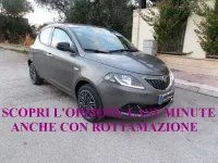 Usata Lancia Ypsilon Gold 69 CV (50 kW) 2022 Grigio pietra metallizzato Utilitaria