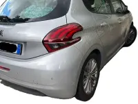Usata Peugeot 208 Active 82 CV (60 kW) 2018 Grigio Utilitaria