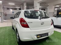 Usata Hyundai i20 Comfort 78 CV (57 kW) 2010 Bianco Utilitaria
